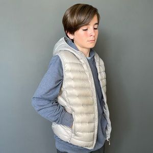 Sliver/light gray hooded puffer vest - kids 8/10